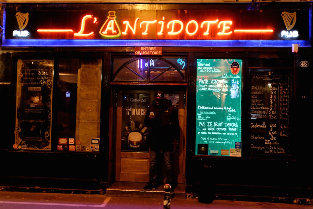 Bar Rue Descartes-Paris latin quarter