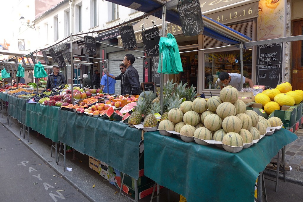 Marche Aligre Paris-melon and pinapple