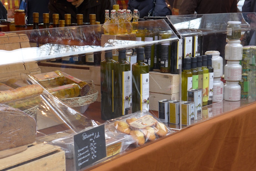 Marche Monge Paris-honey and delicatessen