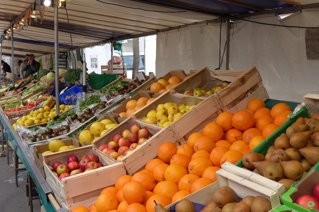 Marche Monge Paris-organic fruit