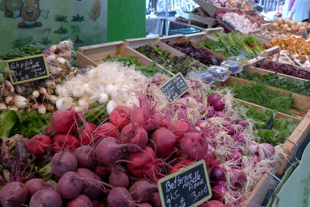 Marche-Saxe-Breteuil-Paris-Beetroots, onions, lettuce,...