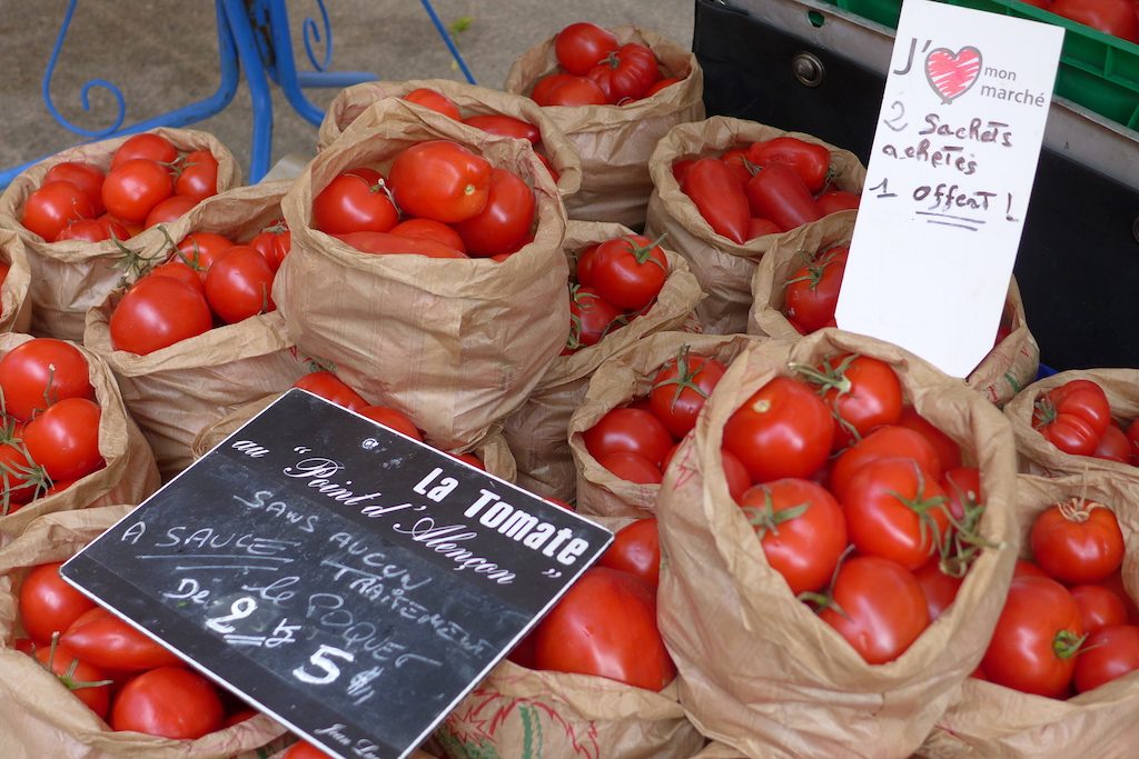 Marche-Saxe-Breteuil-Paris-More tomatoes