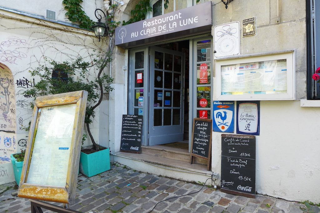 Montmartre-Restaurant rue Poulbot-01