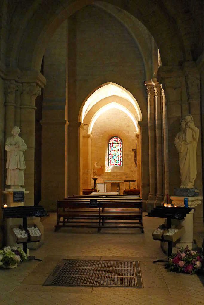 Chapel inside Saint Pierre de Montmartre