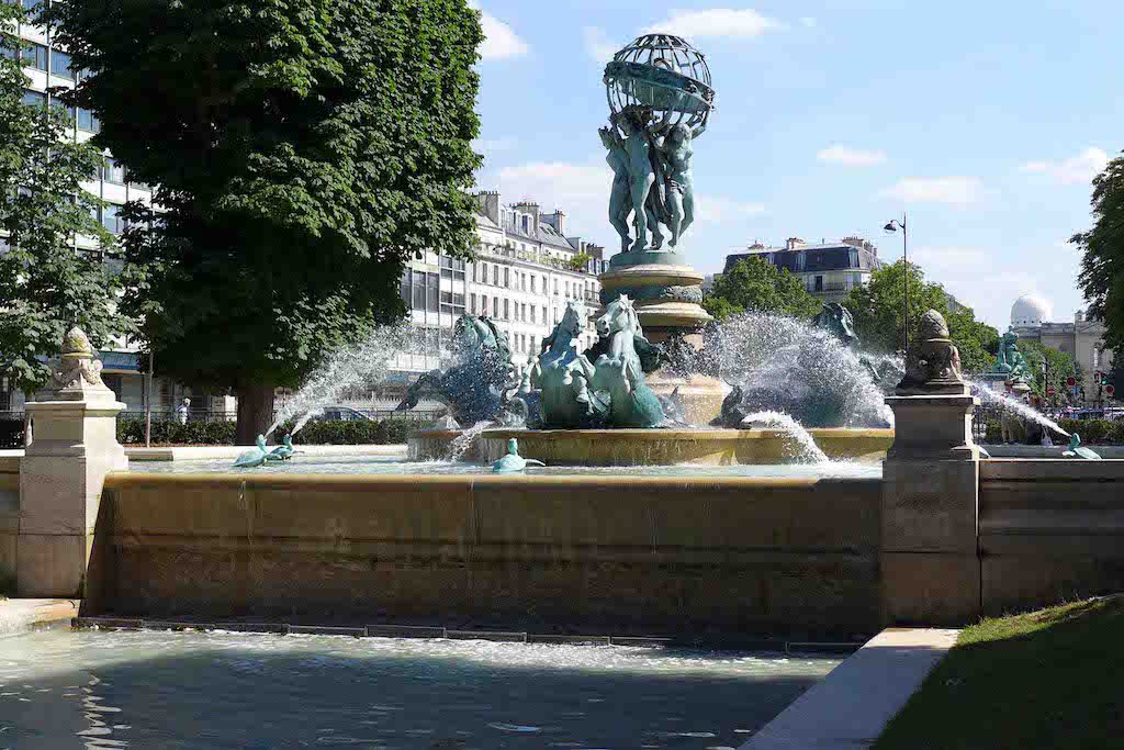 Fountains Paris-fontaine des quatre parties du monde-03