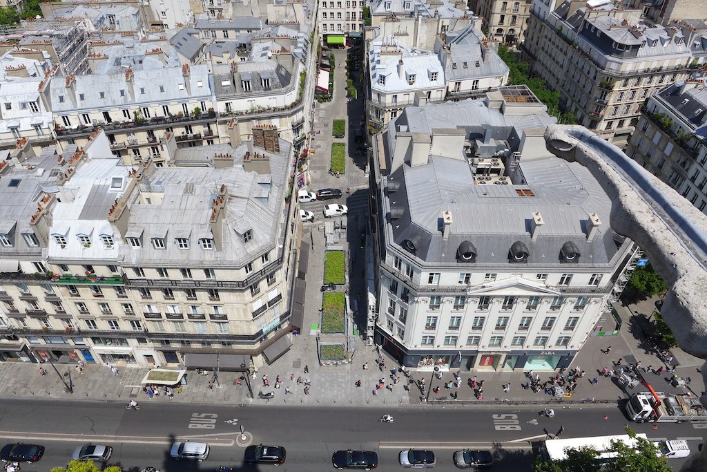 VIew to the streets from the Tour Saint Jacques