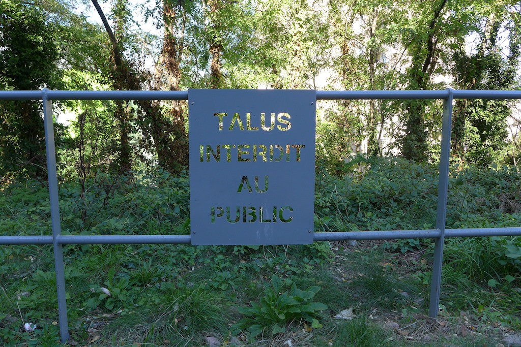 Petite Ceinture du 15eme-Paris-Natural soil slope