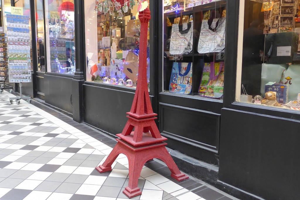 Passage Jouffroy-Paris-Souvenirs shop