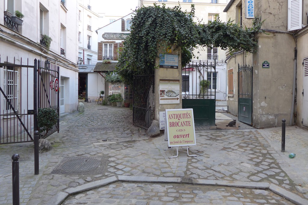 Exploring Passy-Paris-The impasse des carrieres