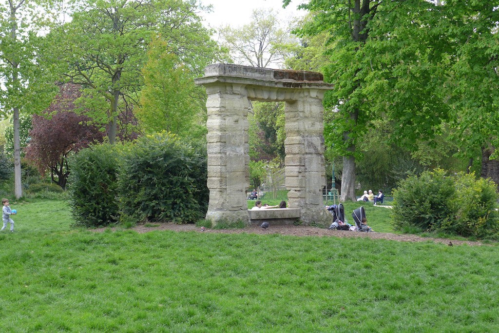 Parc Monceau Paris - Lawn