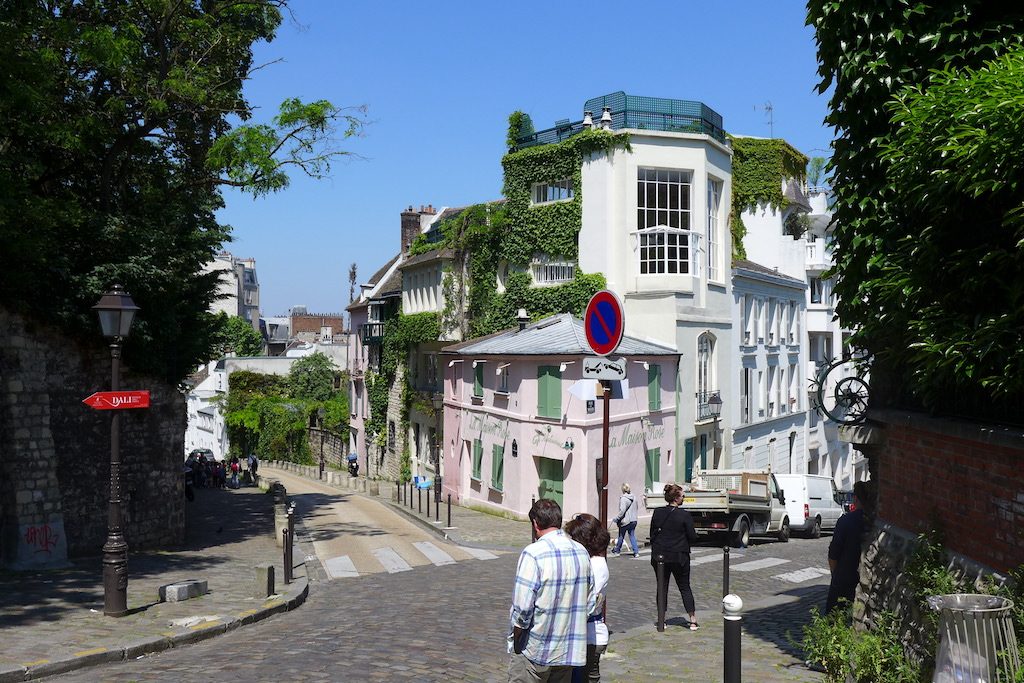 Montmartre - Rue des Saules and rue de l'Abreuvoir